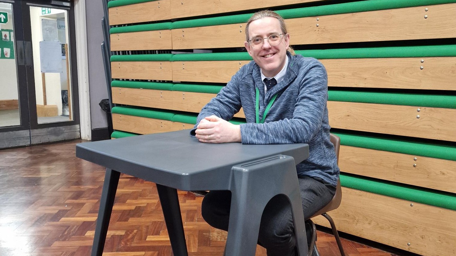 You are currently viewing Upper Wharfedale School receives Crowdfunder funding for new exam desks